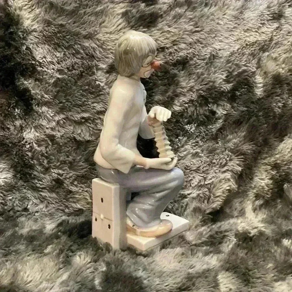 Vintage TENGRA Valencia Spain Porcelain  Clown Figurine - Picture 4 of 10